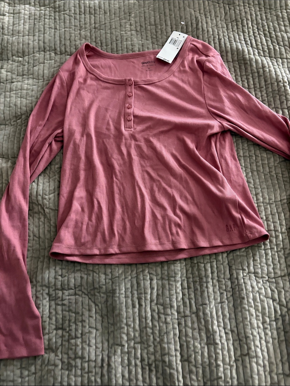 GAP Long-Sleeve Ribbed Henley in Rose